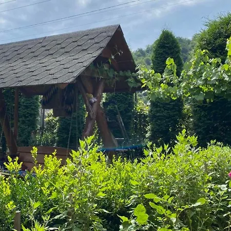 над греблею