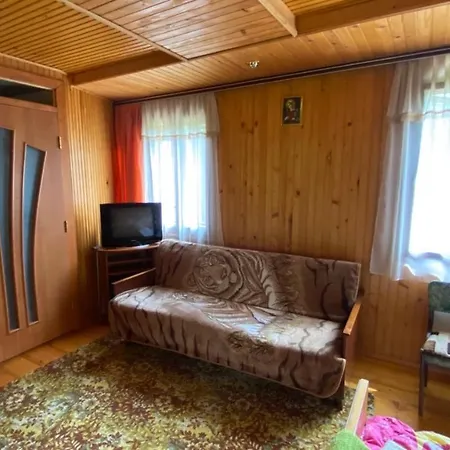 над греблею Косов