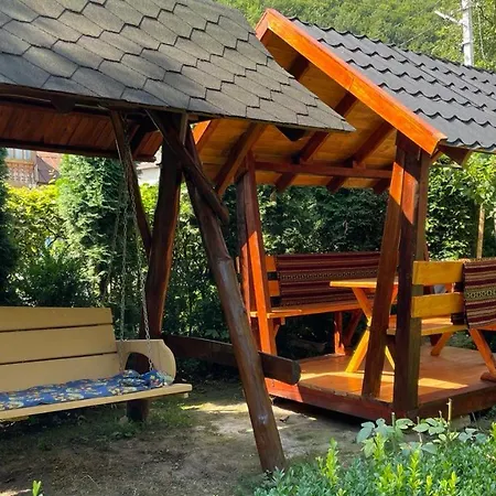 над греблею *