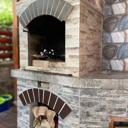 над греблею *