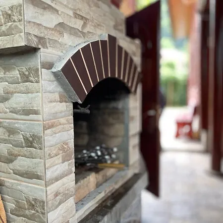 Апартаменты над греблею Косов